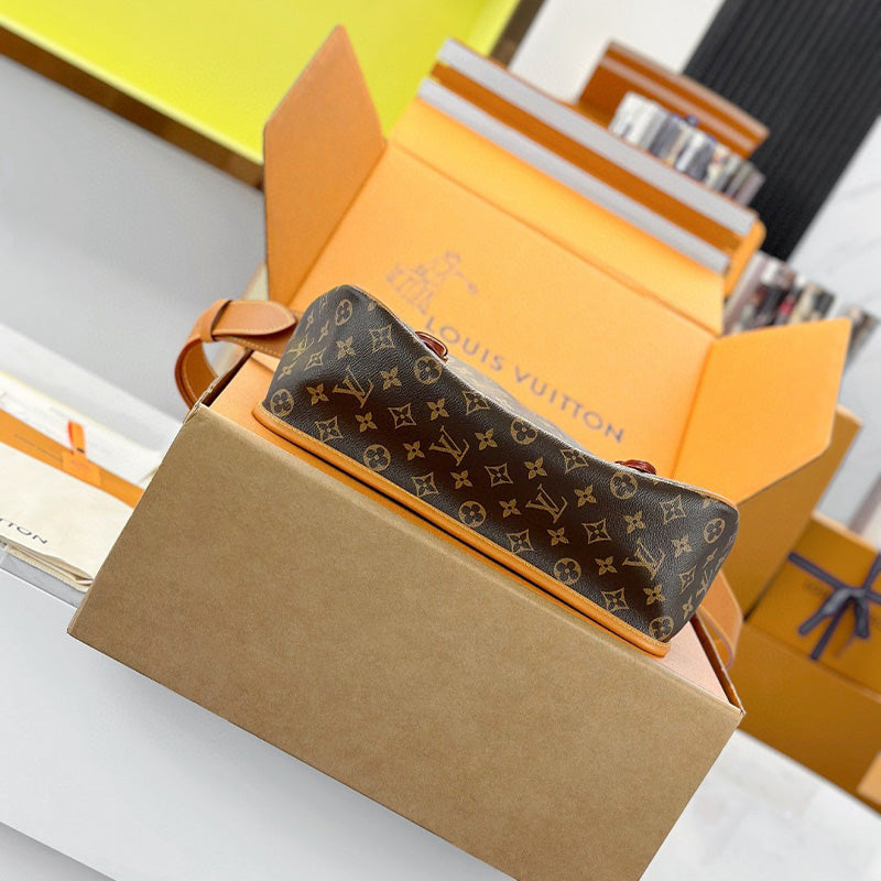 LV Satchel Messenger M14723 Bag