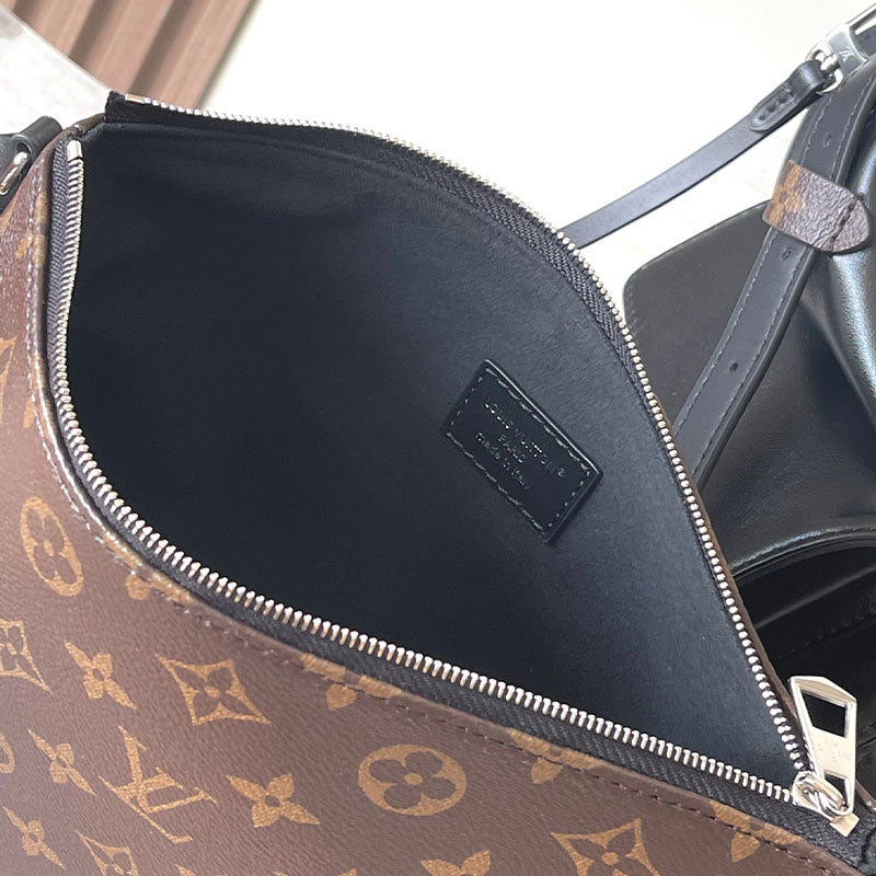 LV Carry All Travel Bag M15175