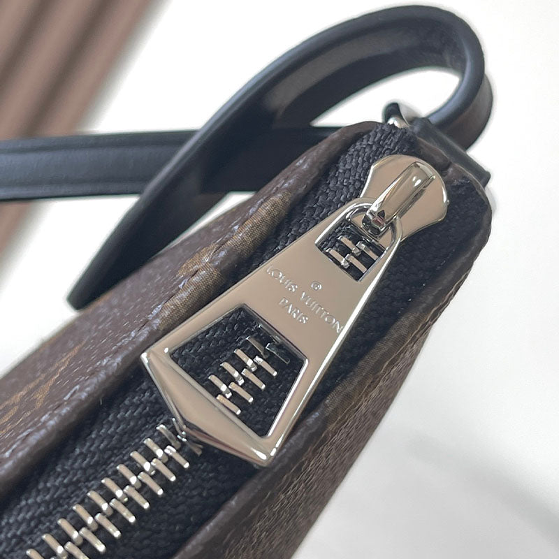 LV Carry All Travel Bag M15175