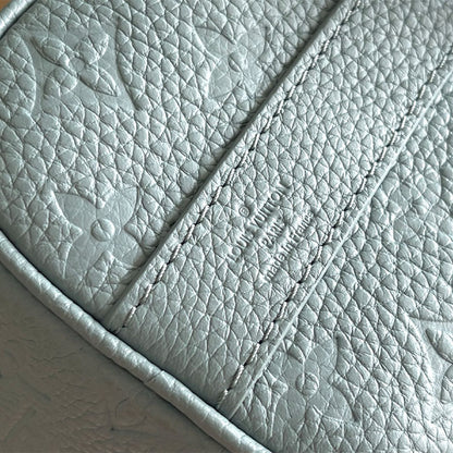 LV Keepall Bandoulière 25 Taurillon Monogram M13866