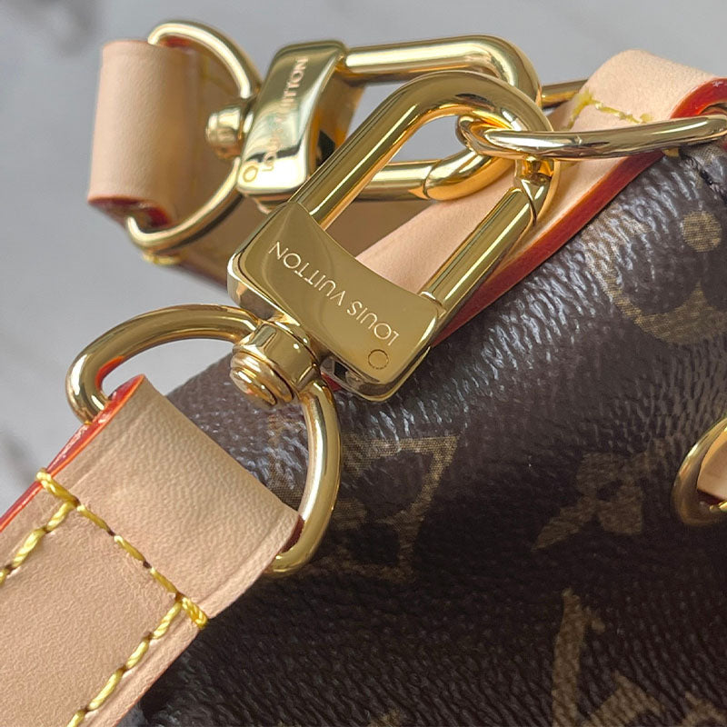 LV Odyssee MM Bag M26040
