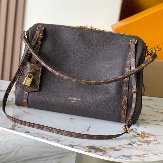 LV Express MM H27 Shoulder Bag M26397