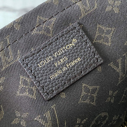 LV Express MM H27 Shoulder Bag M26397